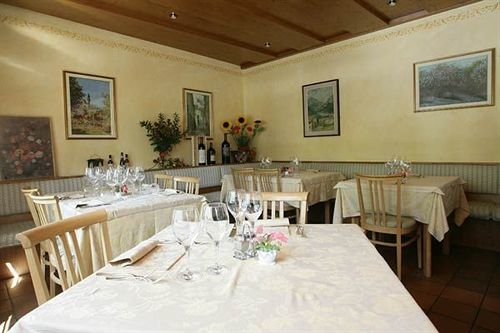 Crimea Wine Hotel Chiavenna Exterior photo
